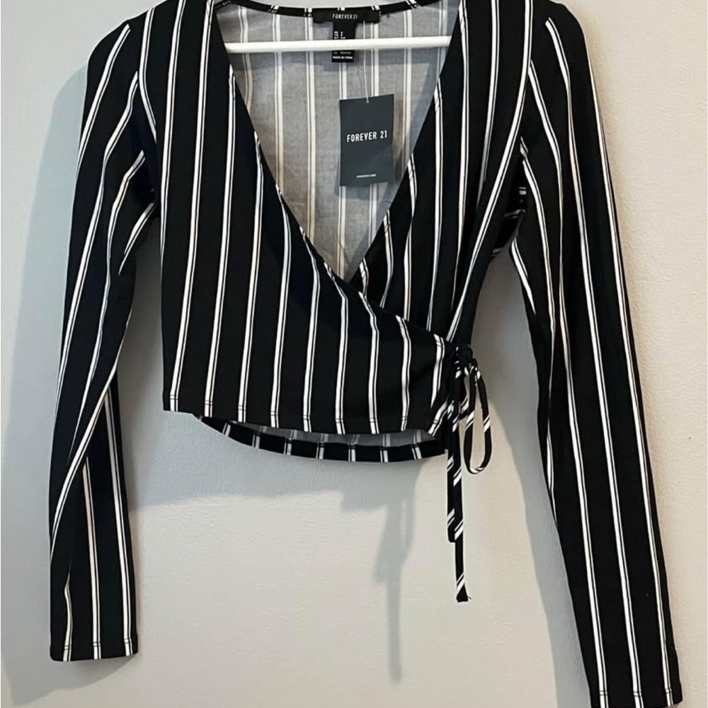 Forever 21 Black and White Striped Wrap Crop Top